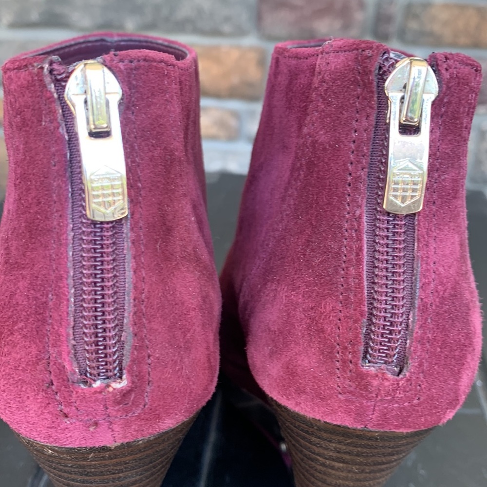 Vince Camuto dark garnet Wallis wedges sz7 - Picture 6 of 8